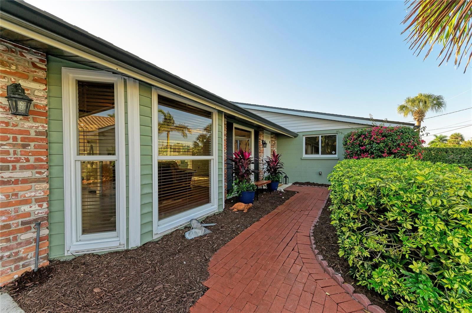 SORRENTO SHORES - Residential