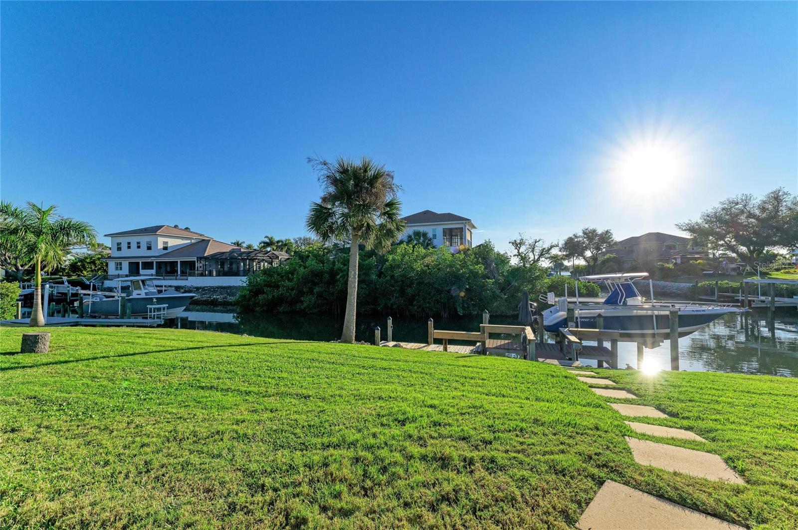 SORRENTO SHORES - Residential