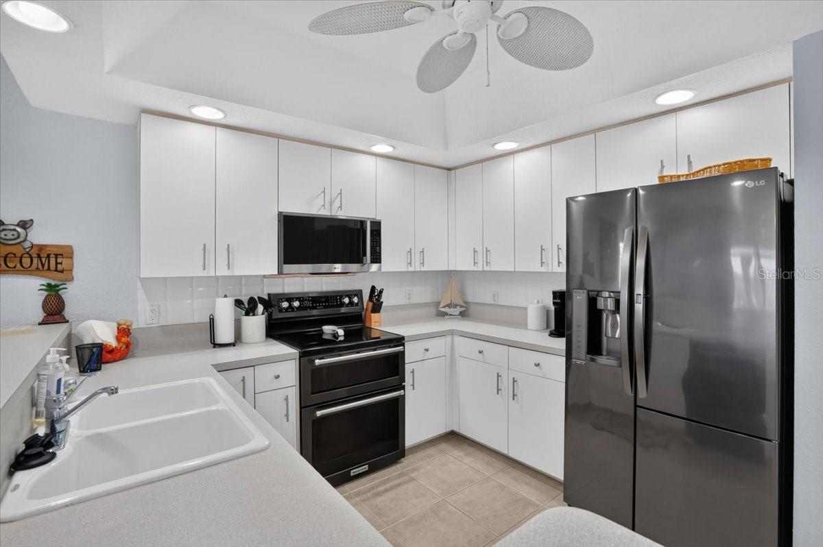 VILLAGE AT OYSTER CREEK PH - Residential