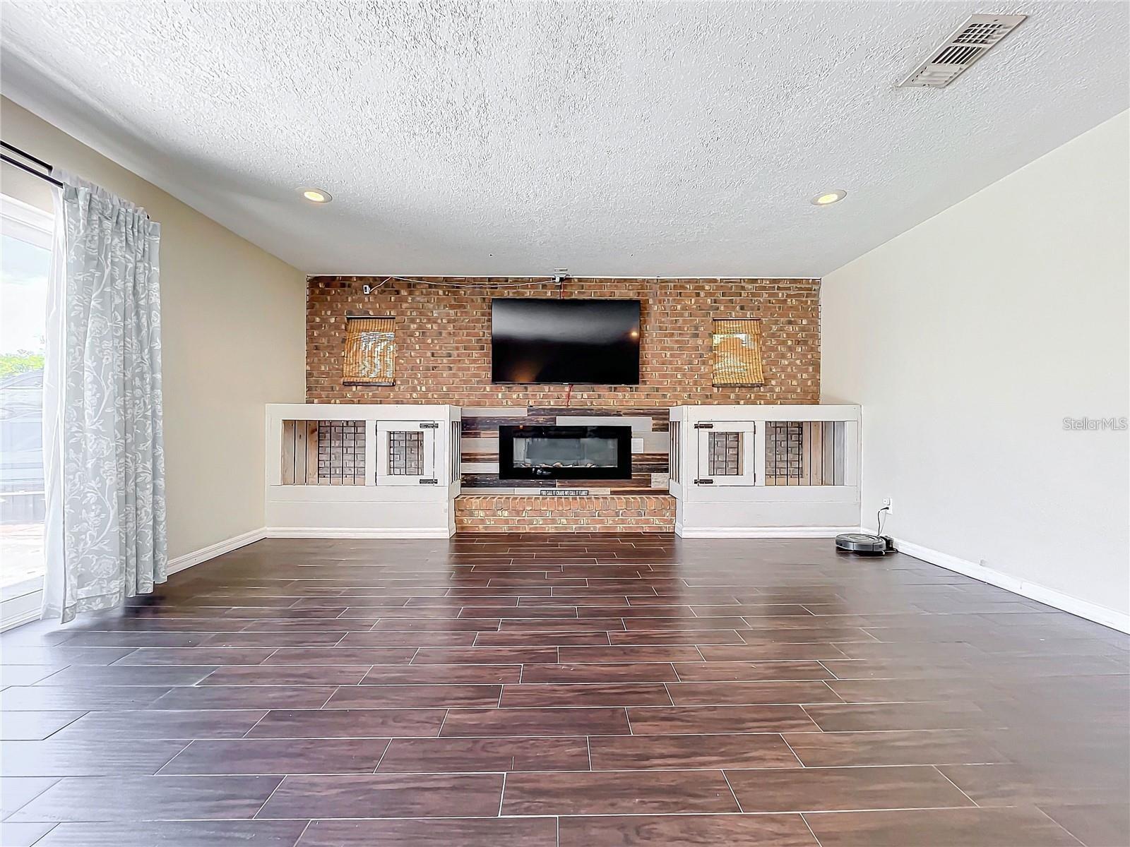 OPAL GARDENS - Residential