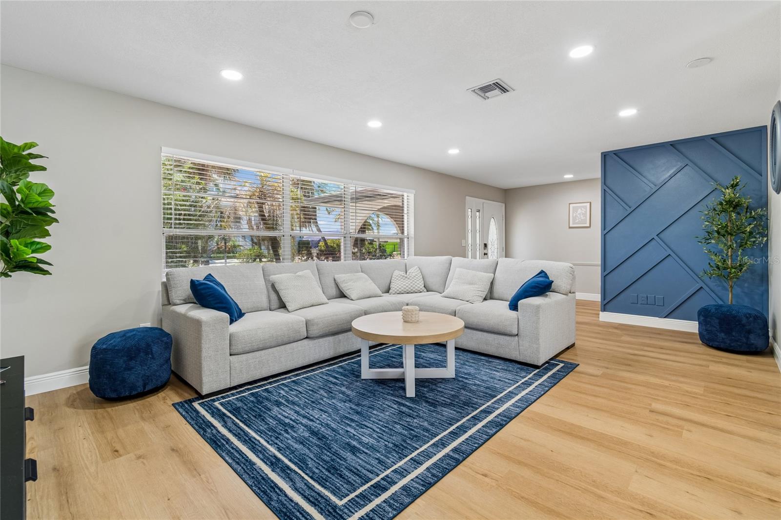 APOLLO BEACH UNIT 13 PT 2 - Residential