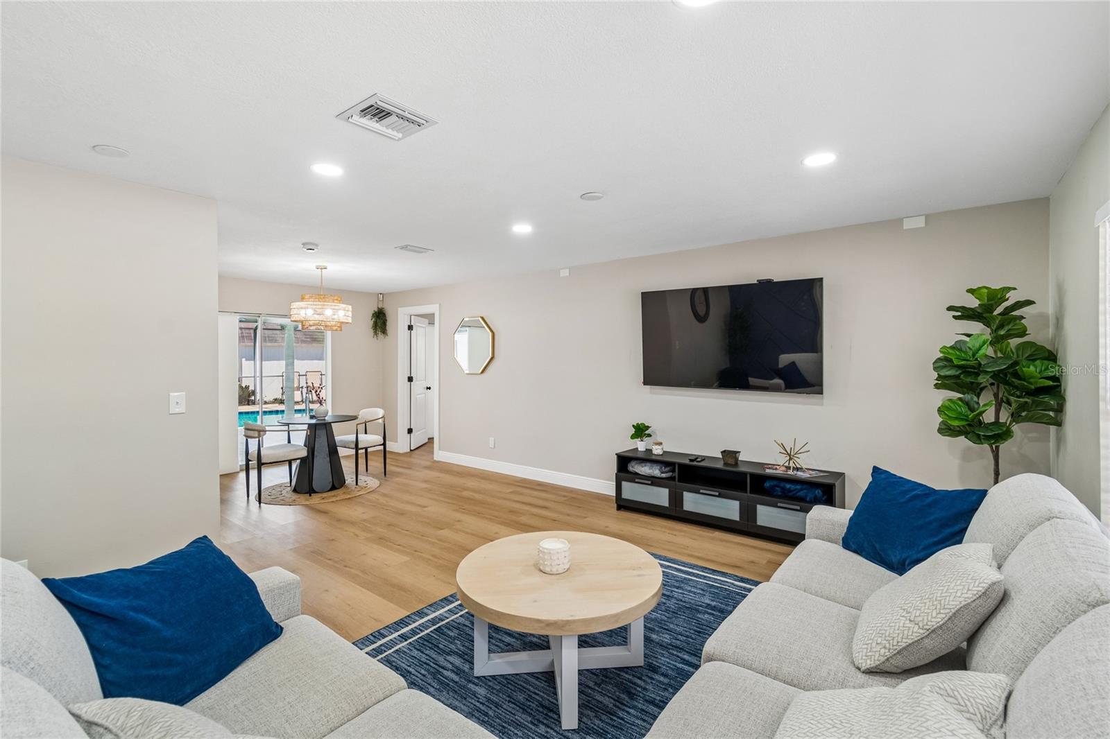 APOLLO BEACH UNIT 13 PT 2 - Residential