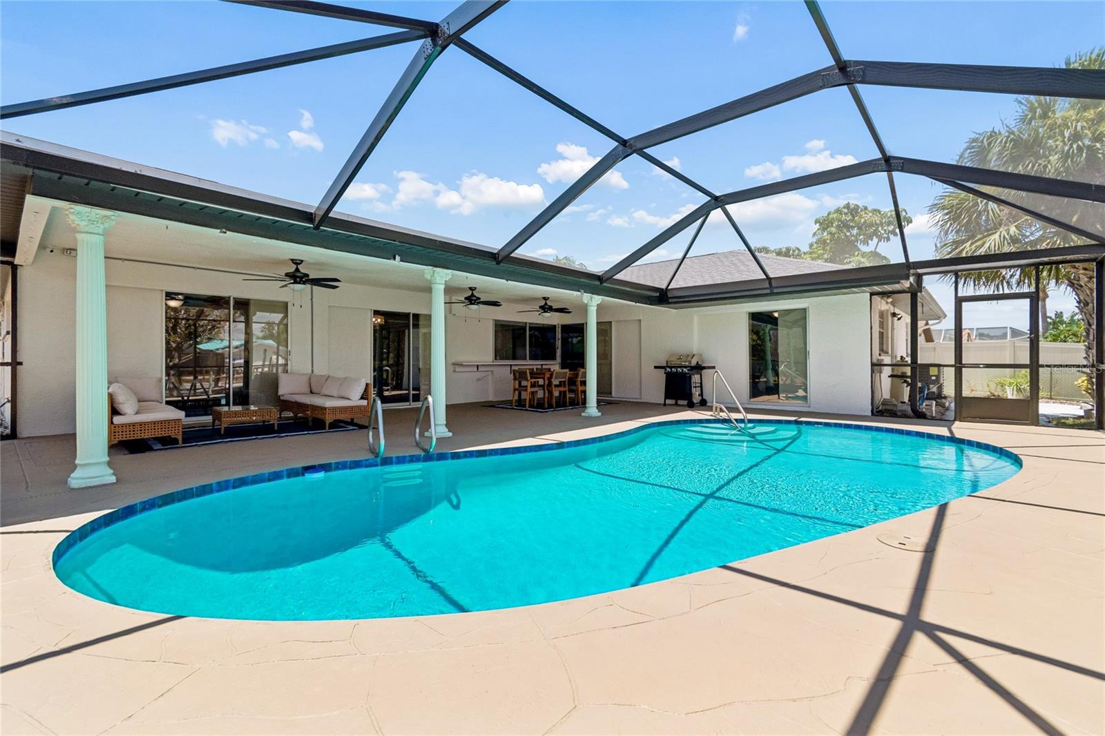 APOLLO BEACH UNIT 13 PT 2 - Residential