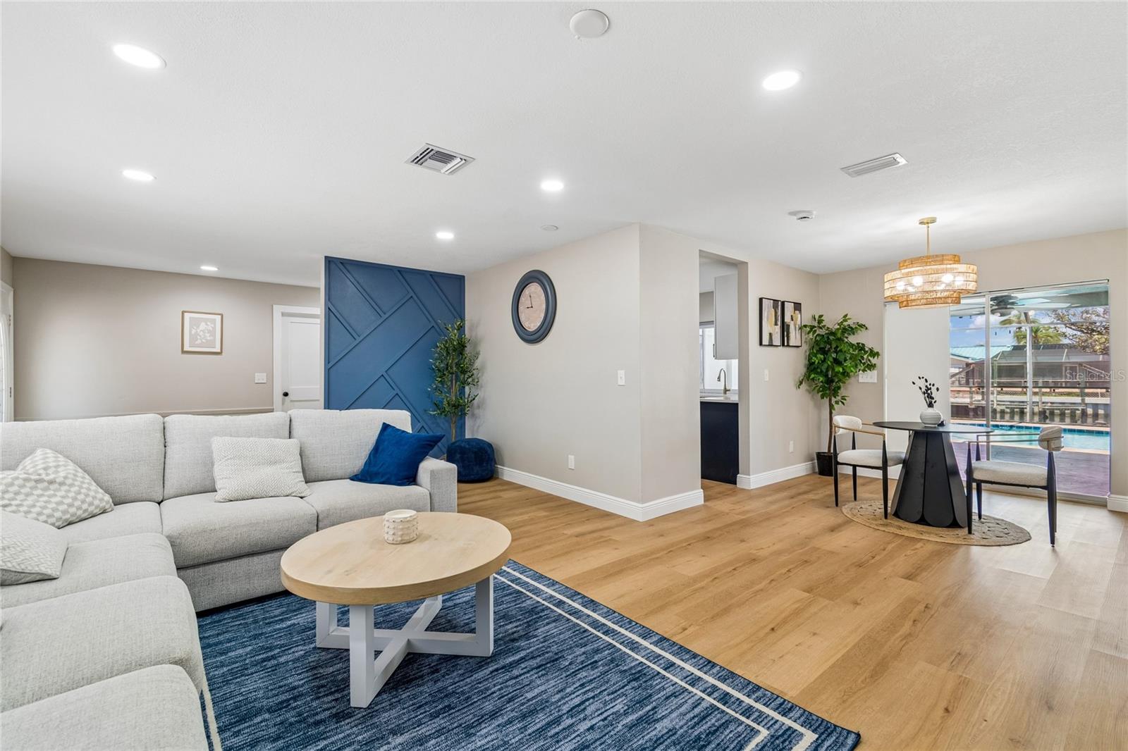 APOLLO BEACH UNIT 13 PT 2 - Residential