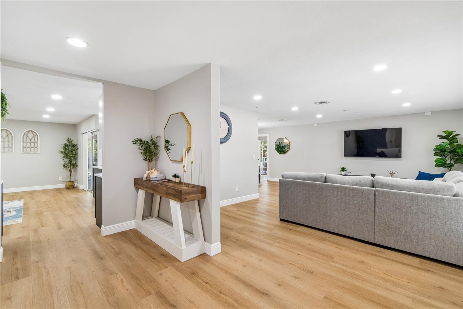 APOLLO BEACH UNIT 13 PT 2 - Residential