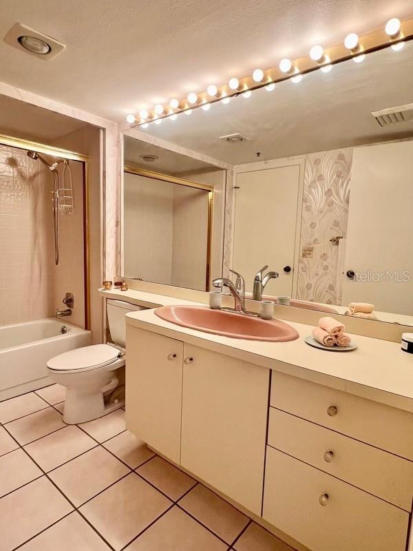 BEACHPLACE III - Residential