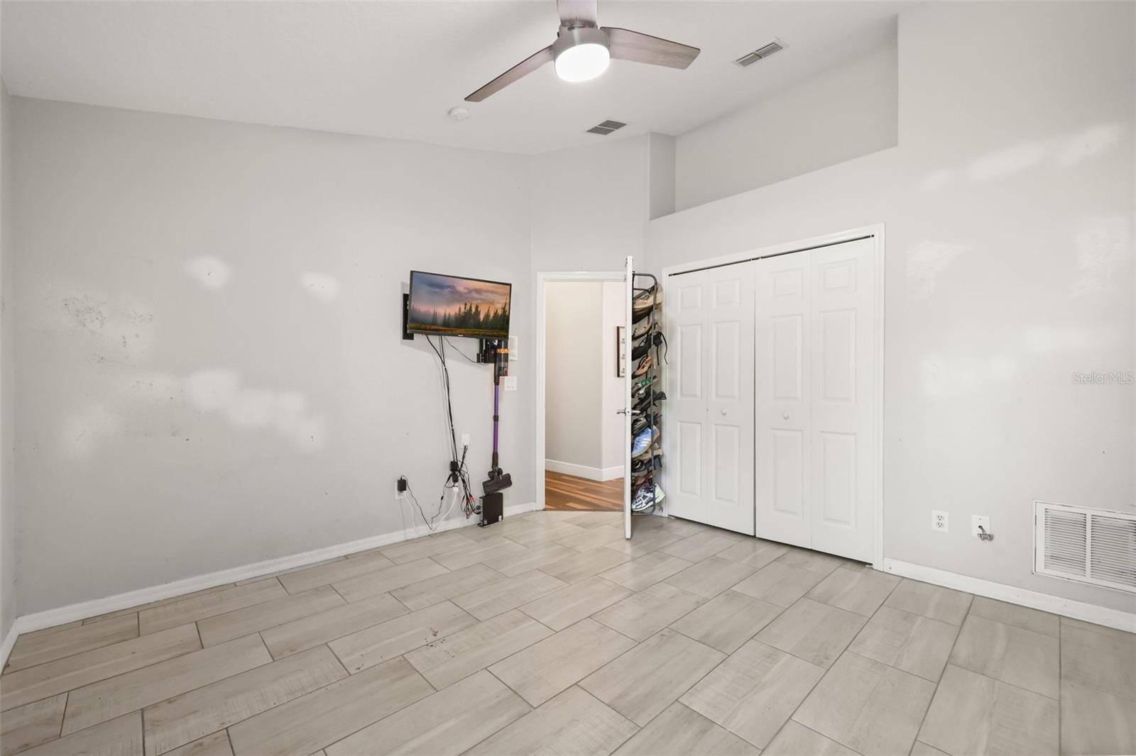 DELTONA WOODS UNIT 02 - Residential