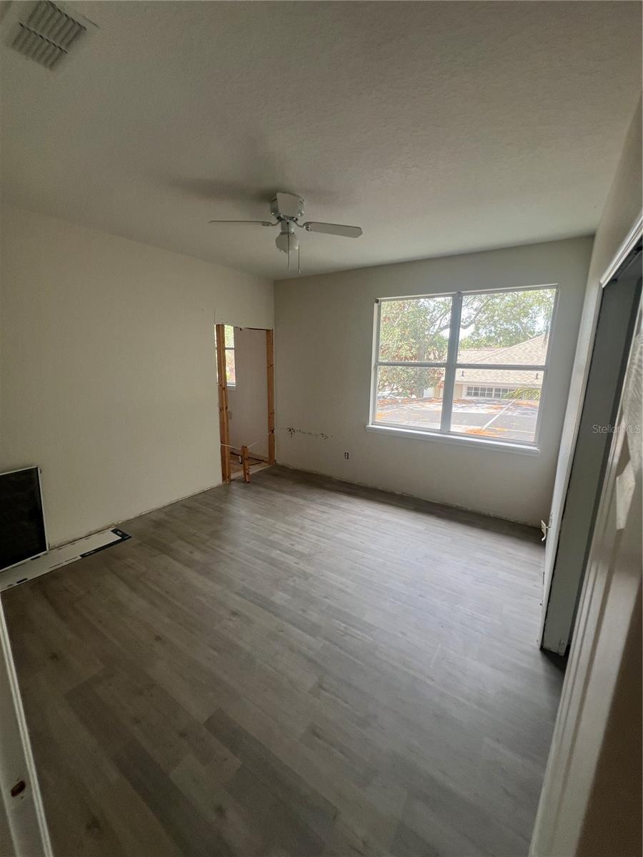 WILLOW RUN - Residential