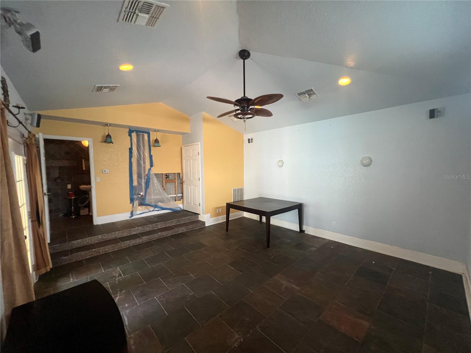 WILLOW RUN - Residential