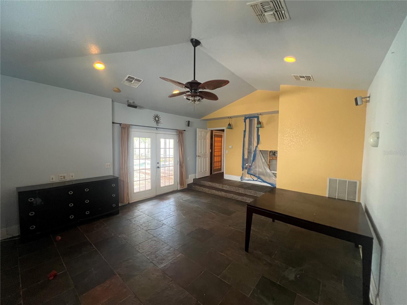 WILLOW RUN - Residential