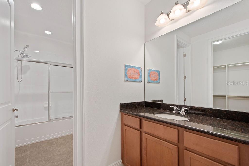 ENCLAVE - Residential Lease