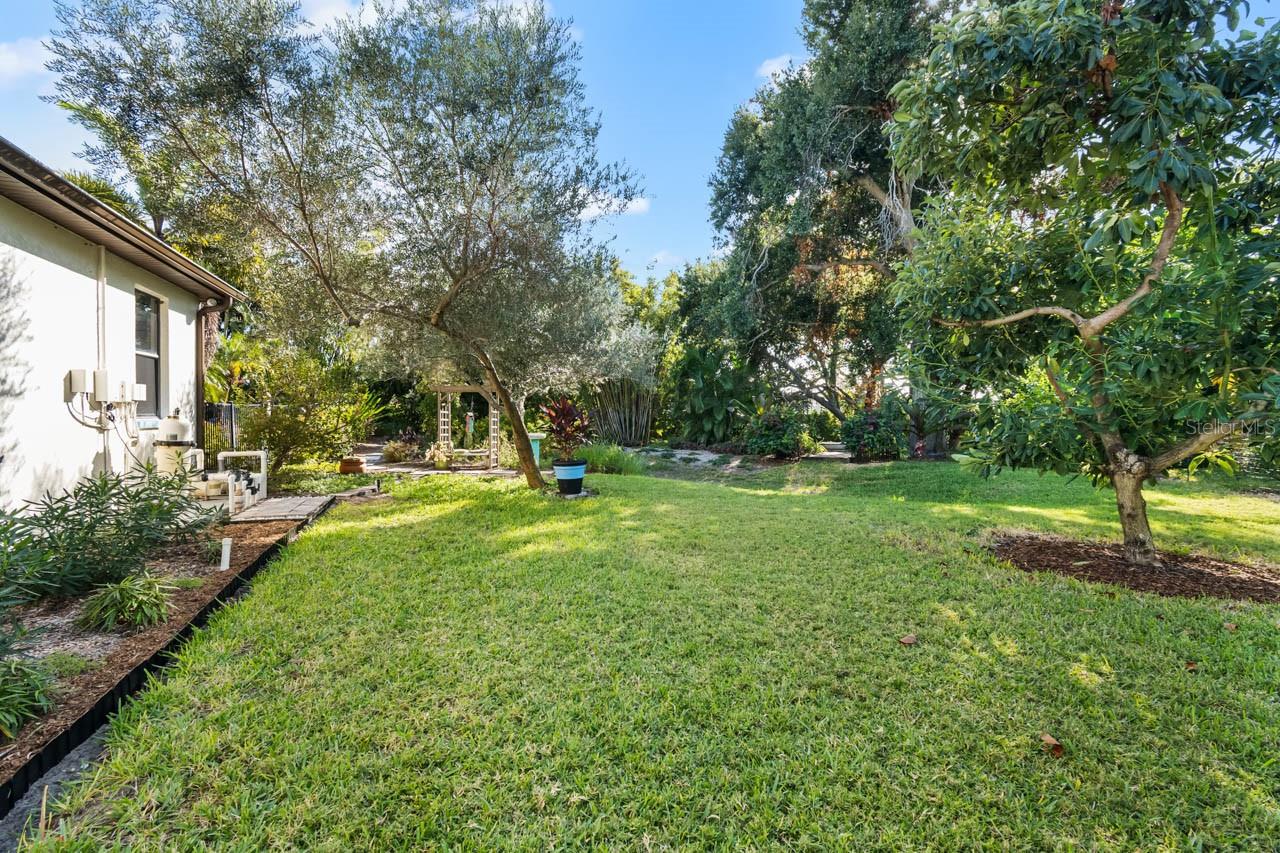 WHISPERING PINES - Residential