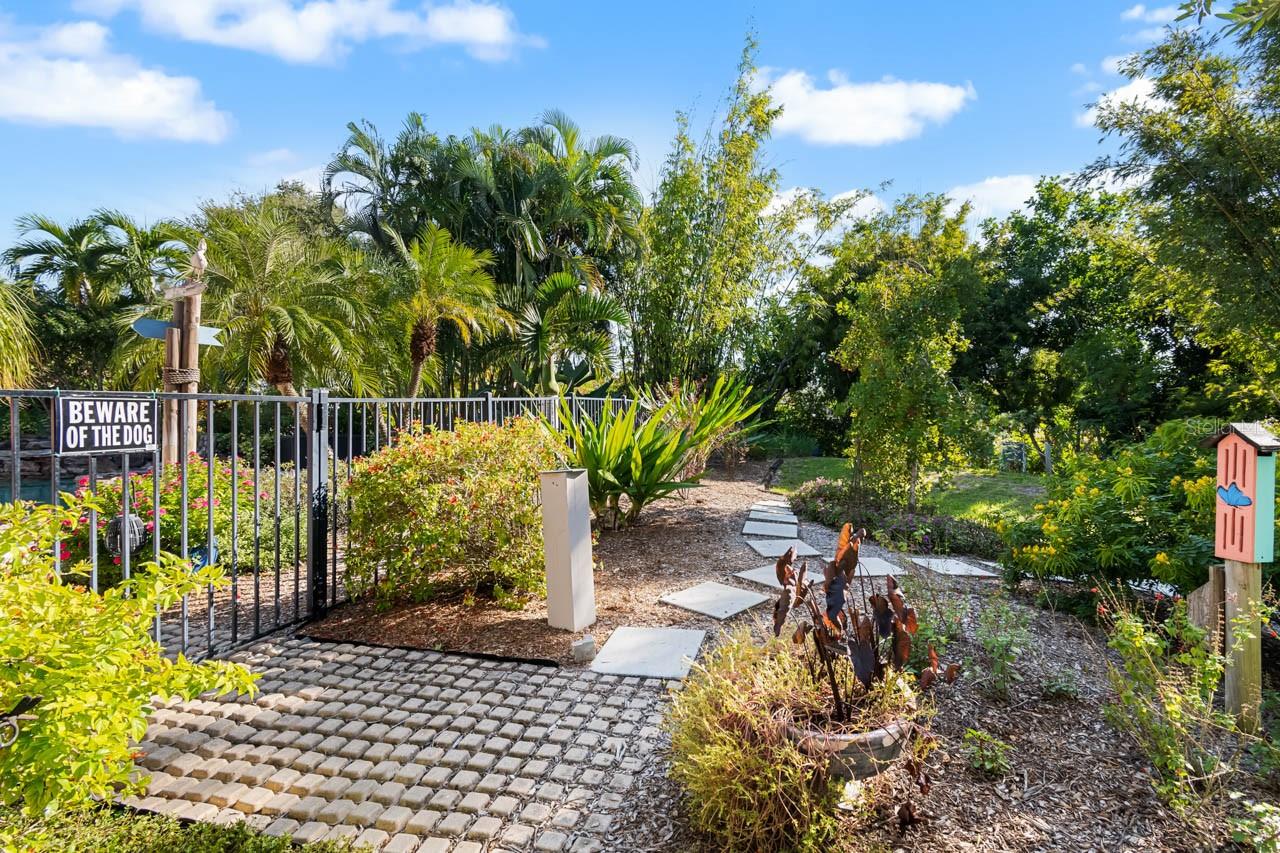 WHISPERING PINES - Residential