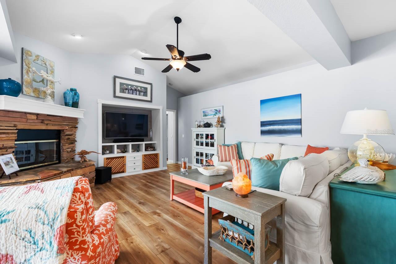 WHISPERING PINES - Residential