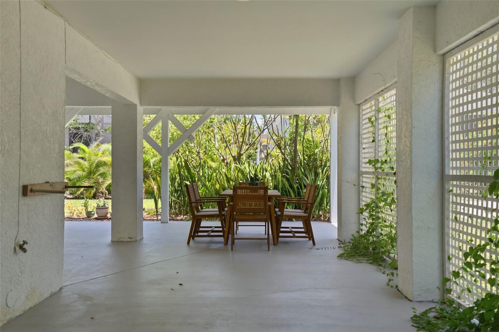 TIERRA VERDE - Residential