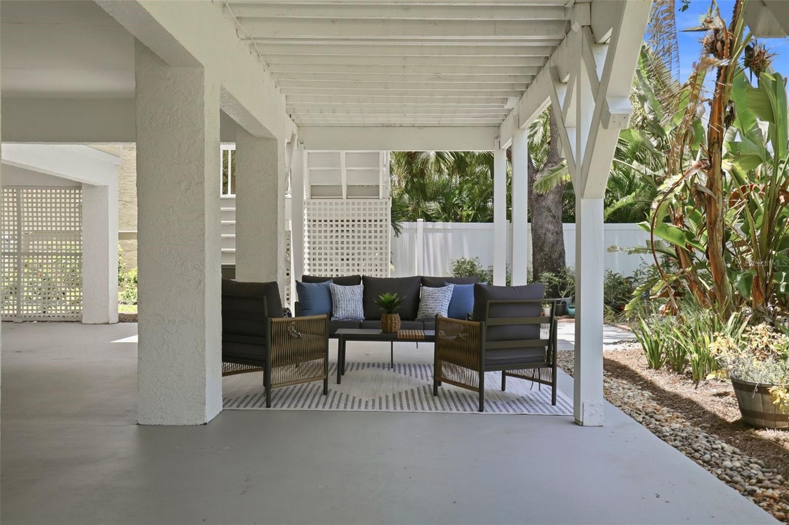 TIERRA VERDE - Residential