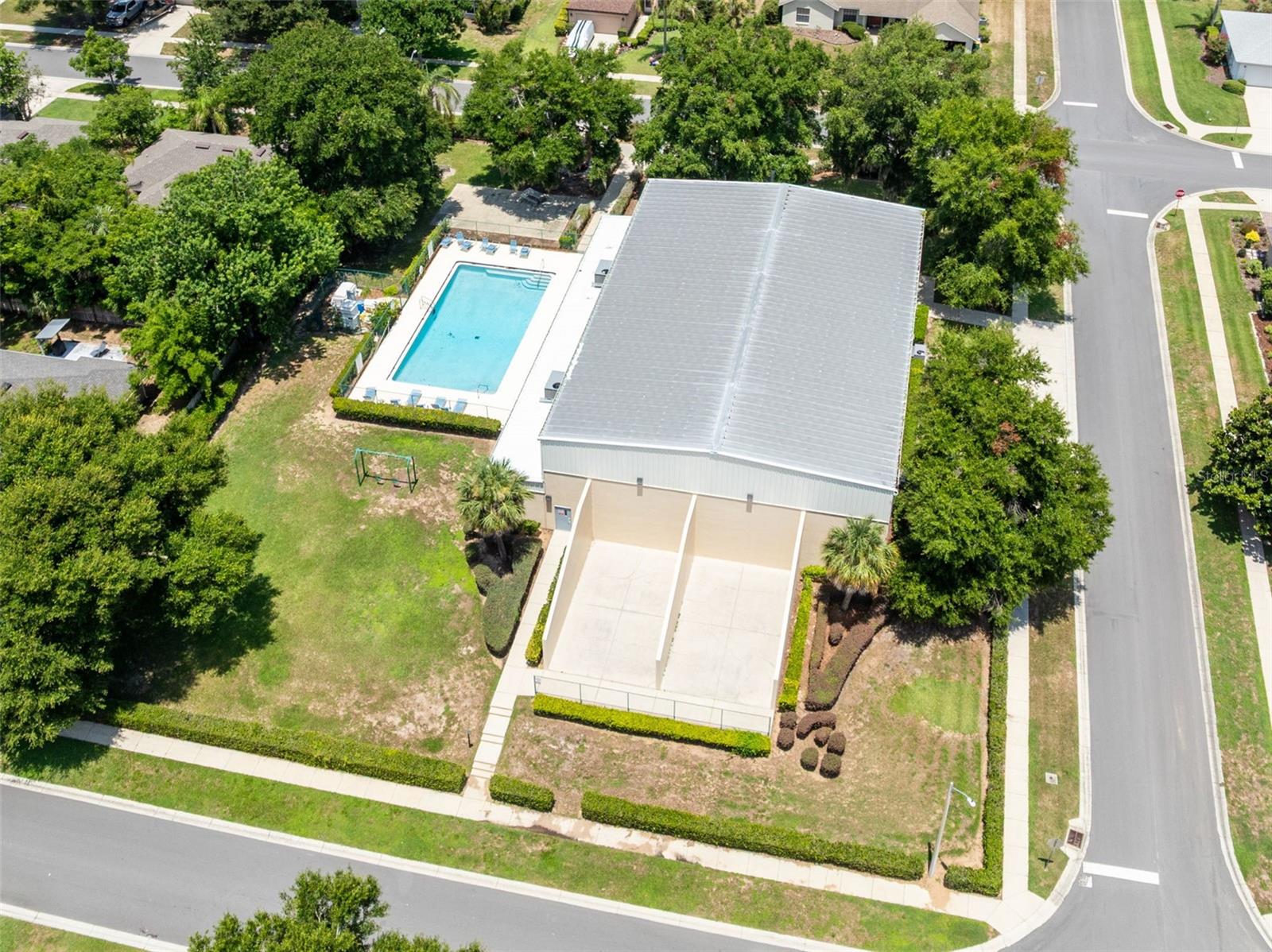 TAVARES GROVES AT BAYTREE PH 03 - Residential