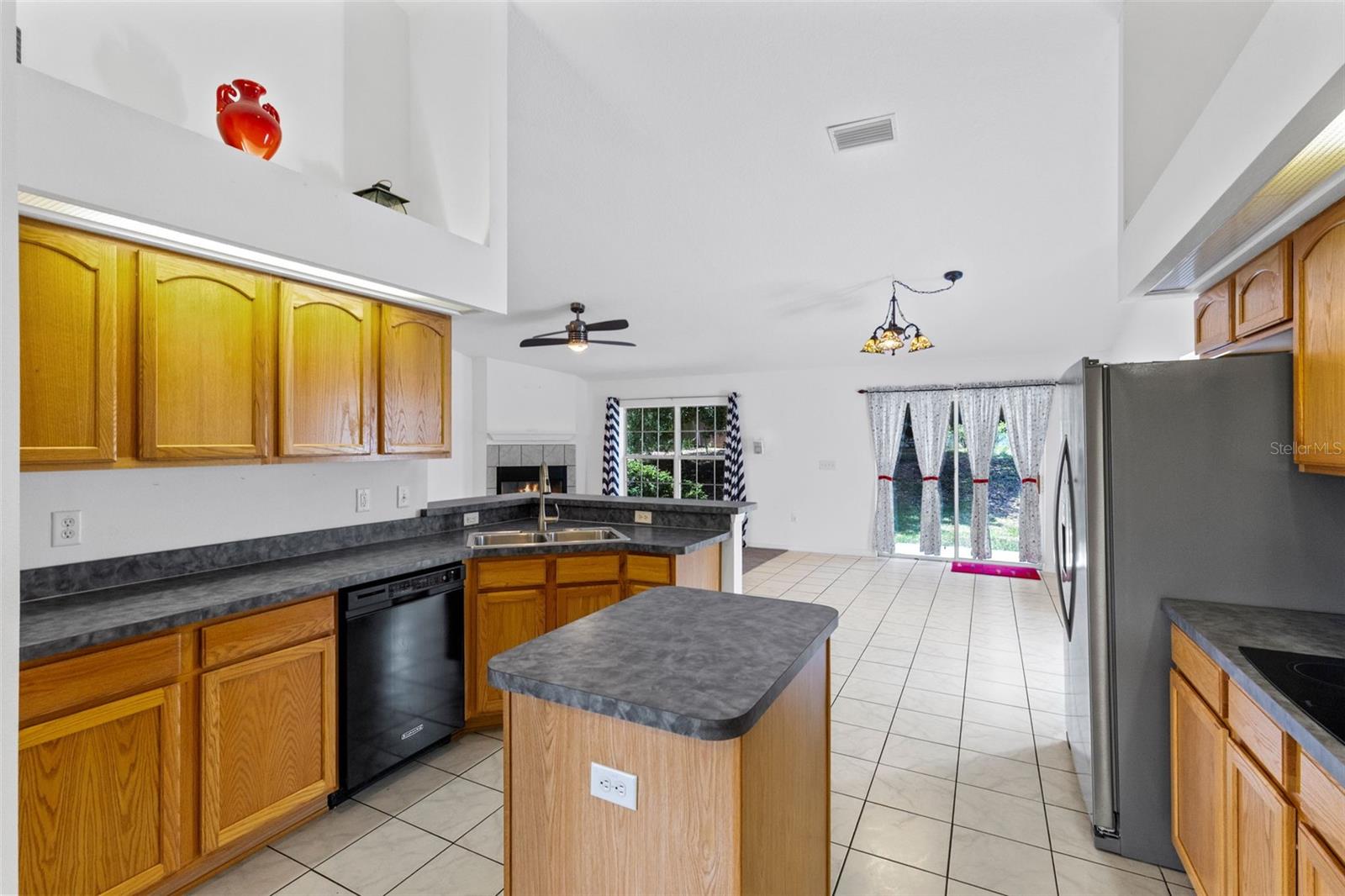 TAVARES GROVES AT BAYTREE PH 03 - Residential