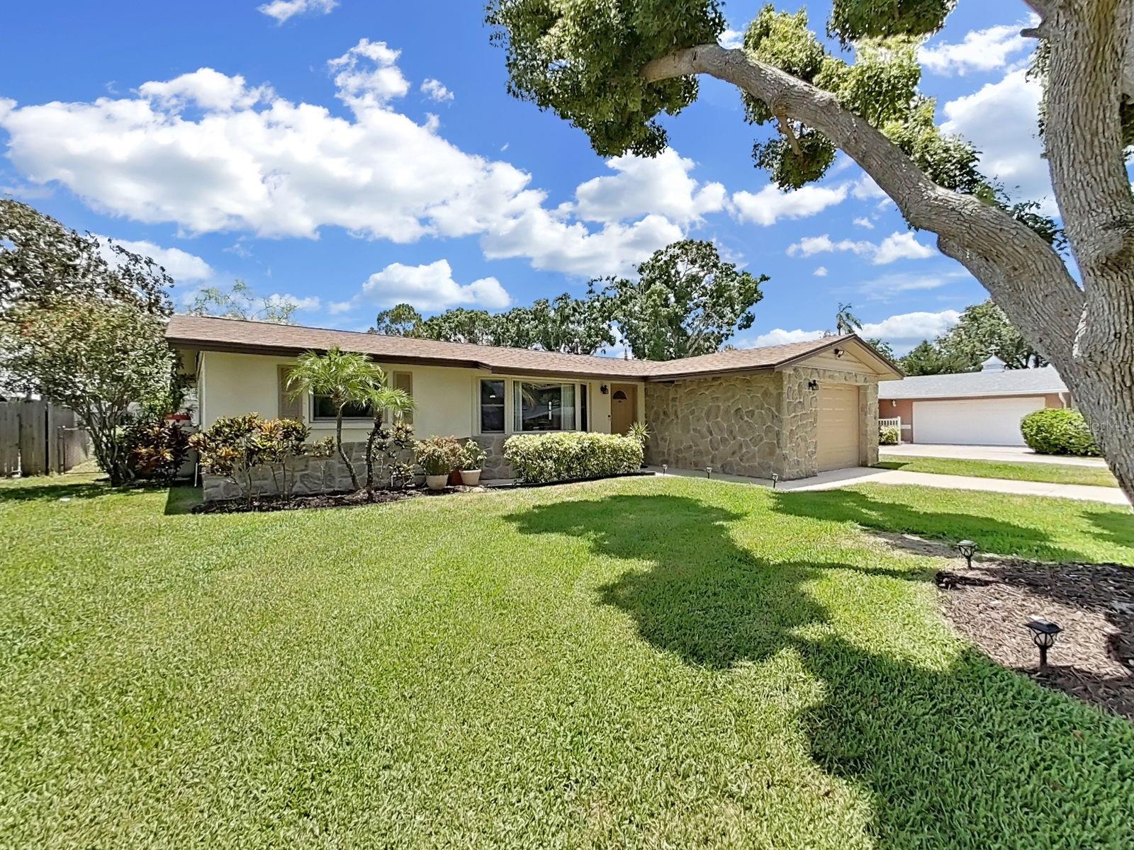 BOCA CIEGA RIDGE 4TH ADD - Residential