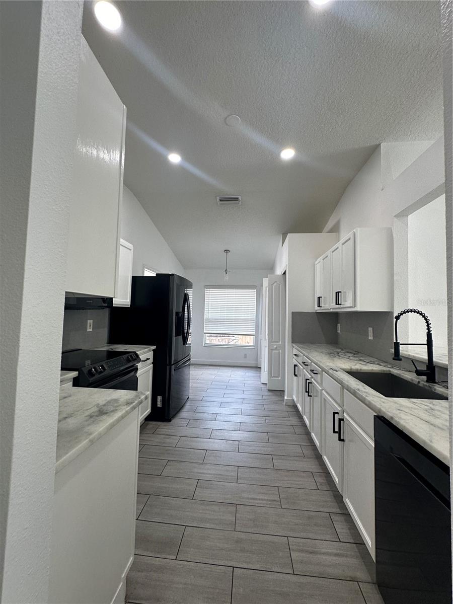 SOUTH POINTE PH 5 - Residential Lease
