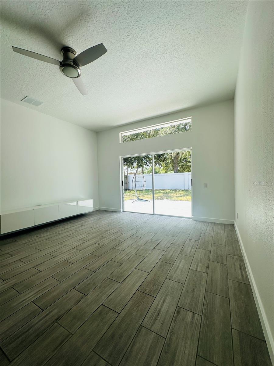 SOUTH POINTE PH 5 - Residential Lease