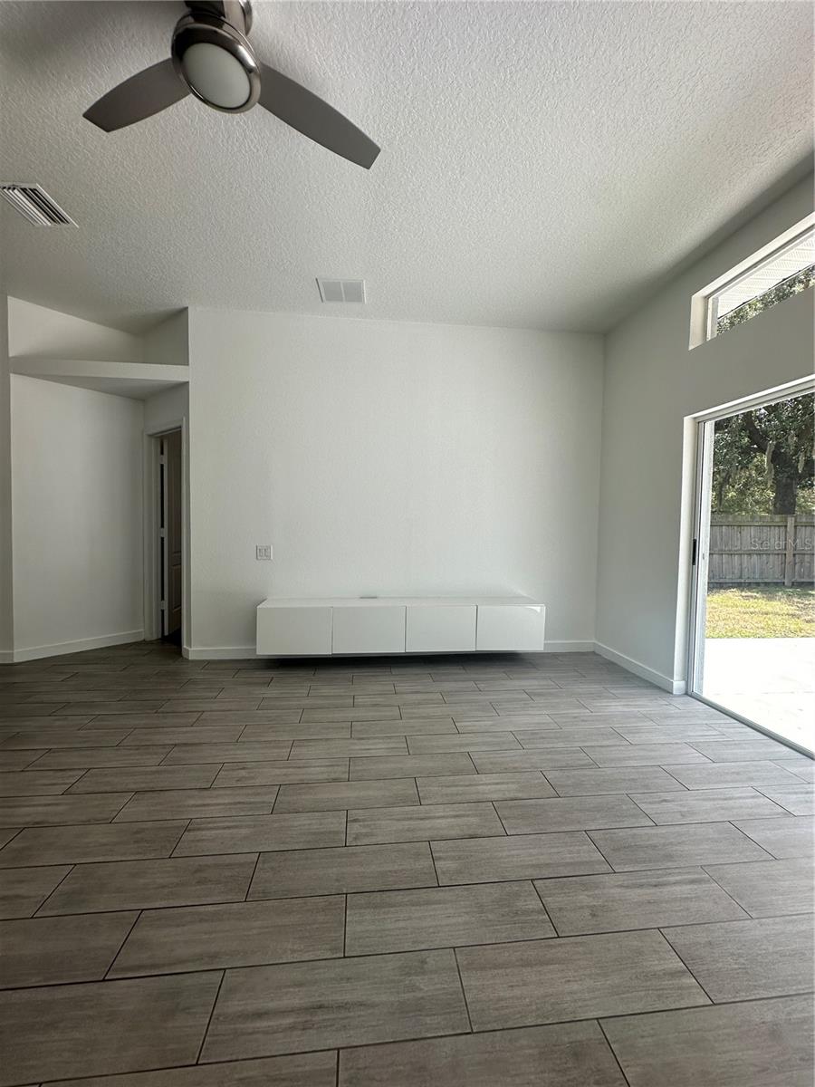 SOUTH POINTE PH 5 - Residential Lease