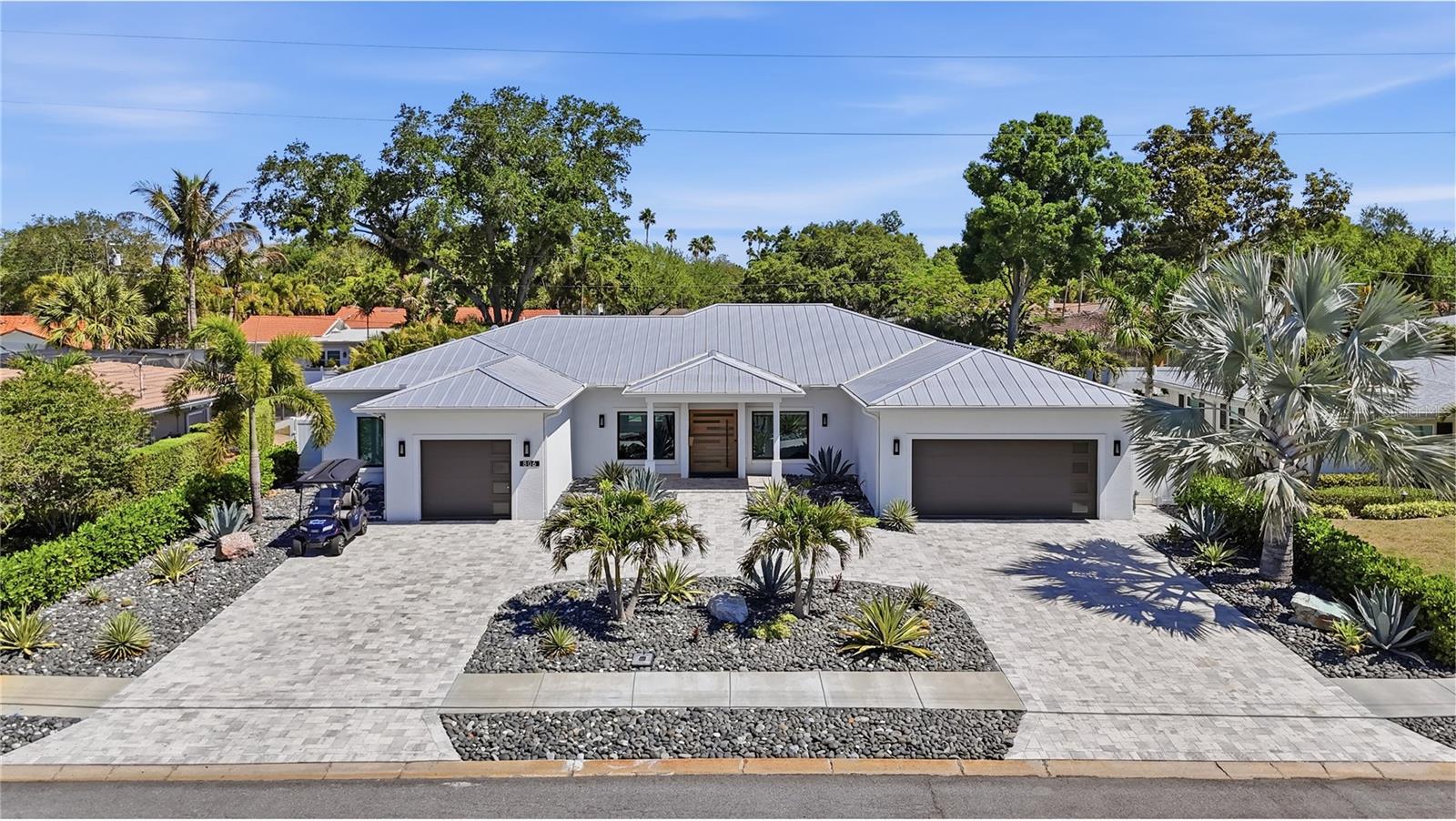 BELLEAIR ESTATES - Residential