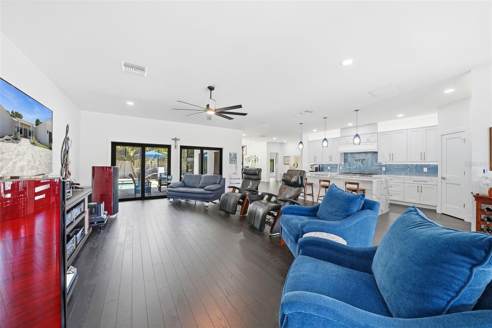 BELLEAIR ESTATES - Residential