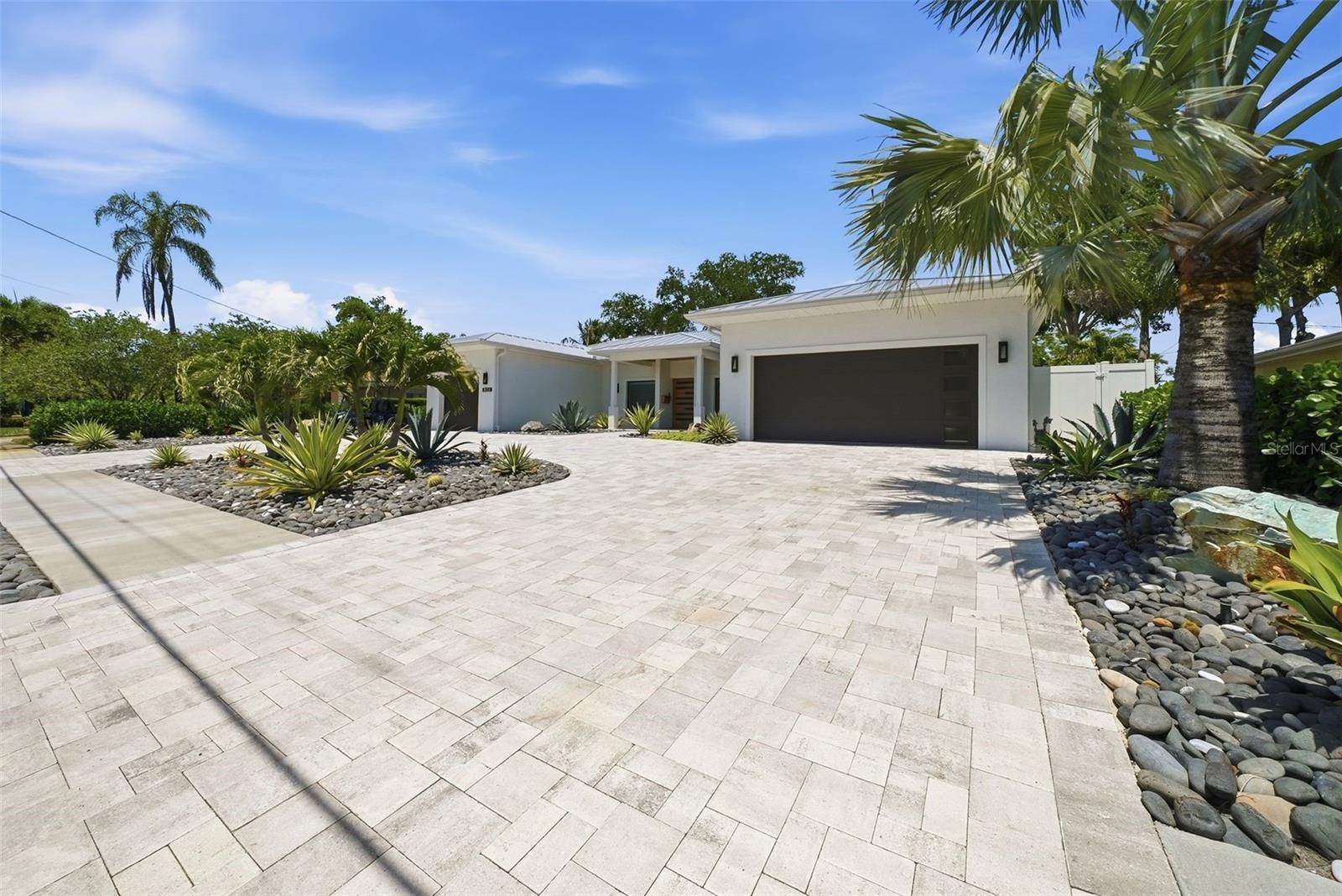 BELLEAIR ESTATES - Residential