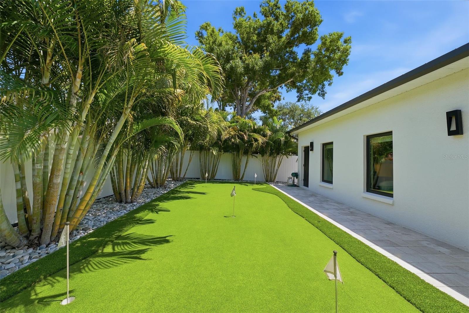 BELLEAIR ESTATES - Residential