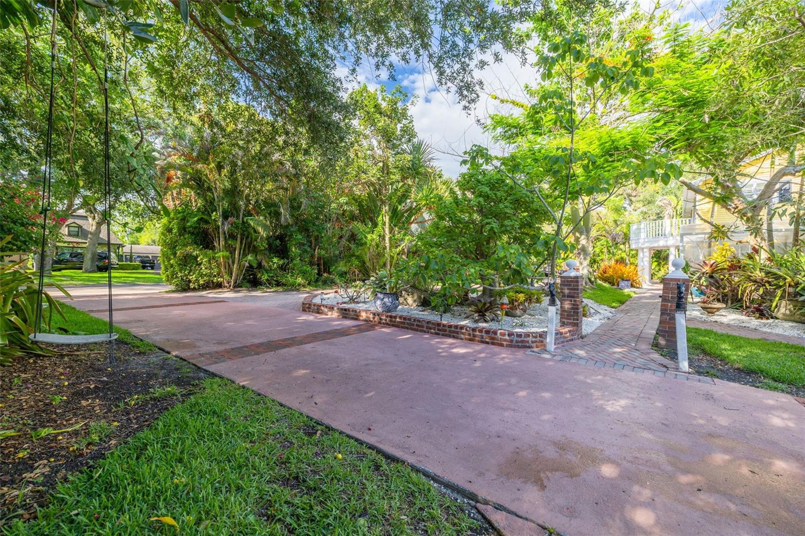 SPANISH TRAILS - Residential