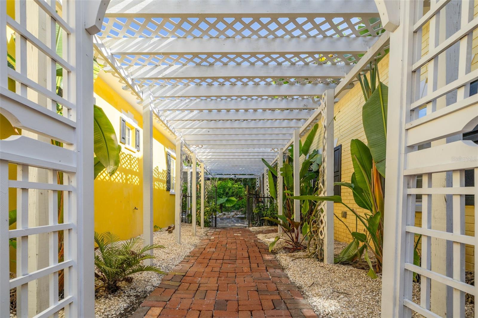 SPANISH TRAILS - Residential
