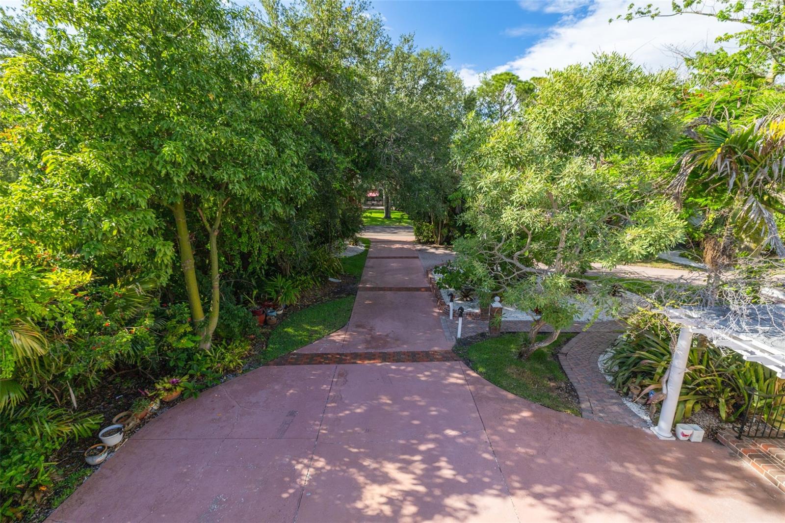 SPANISH TRAILS - Residential