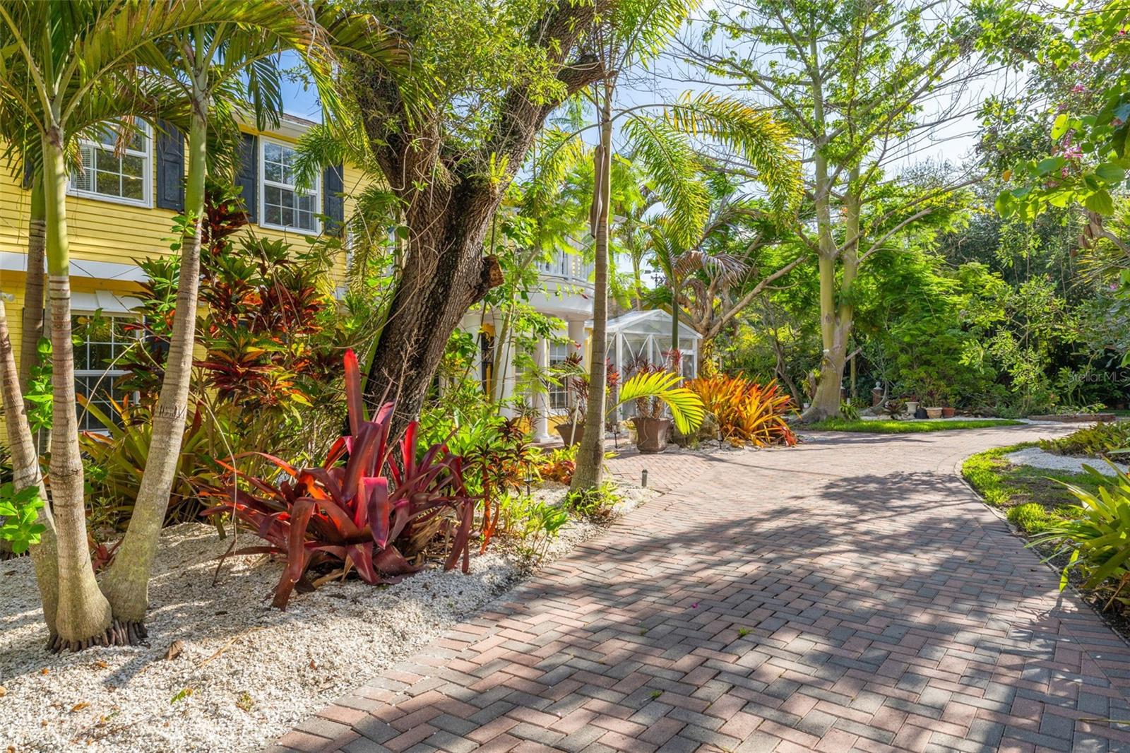 SPANISH TRAILS - Residential