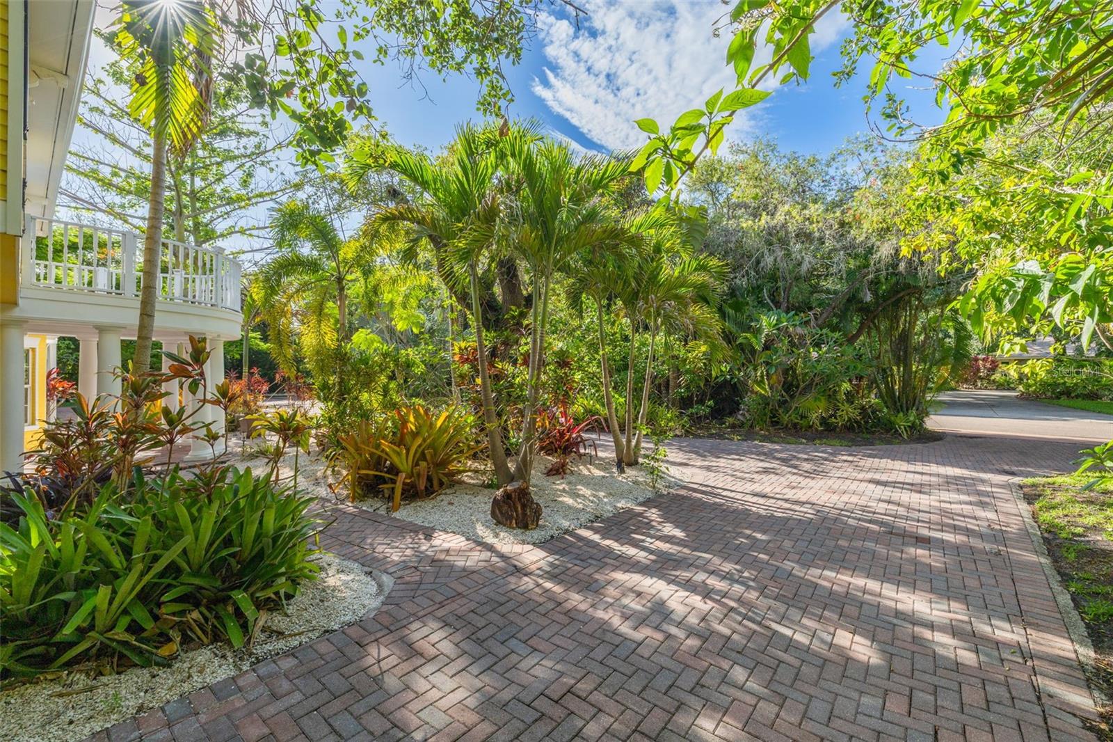 SPANISH TRAILS - Residential