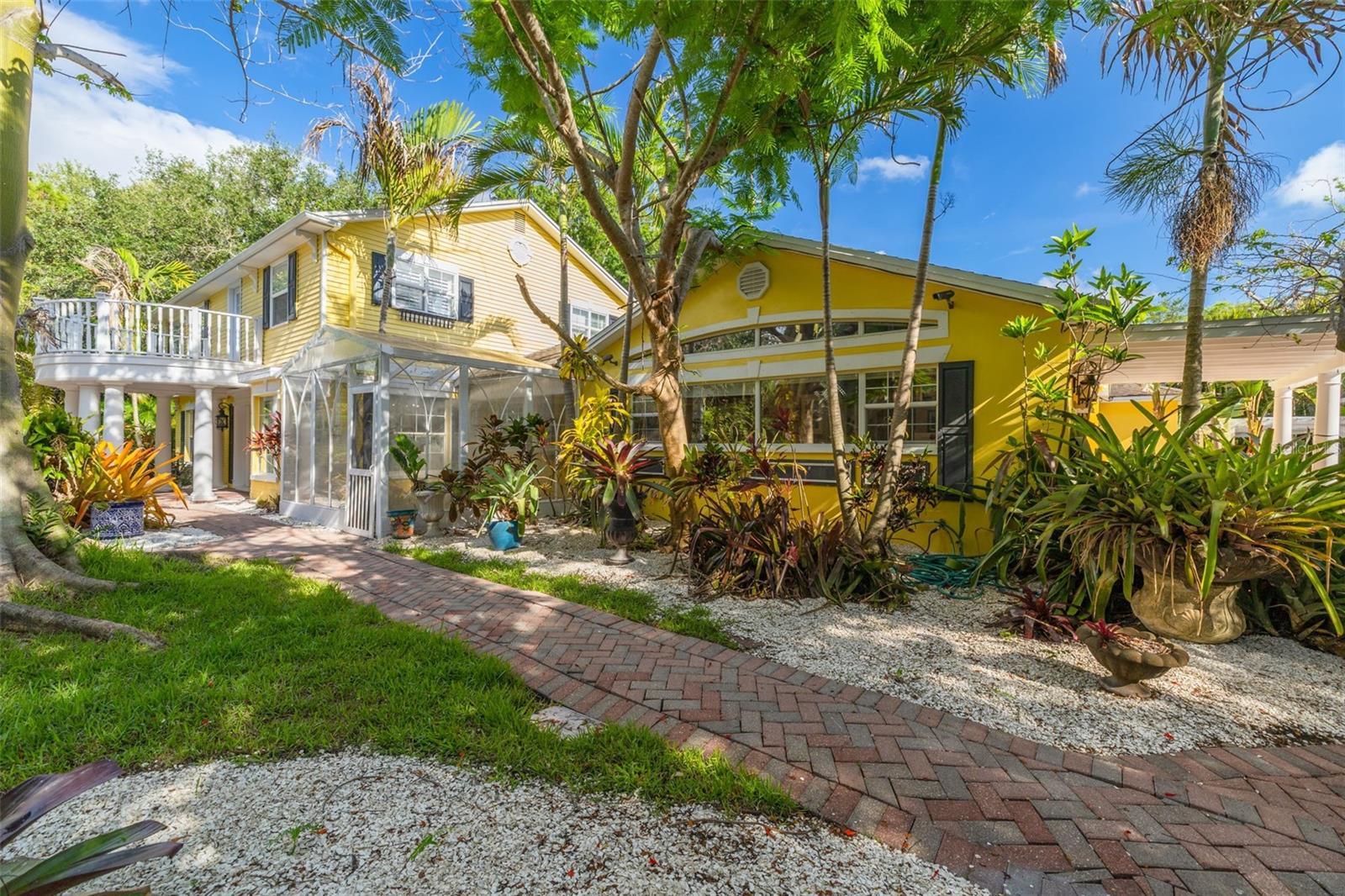 SPANISH TRAILS - Residential
