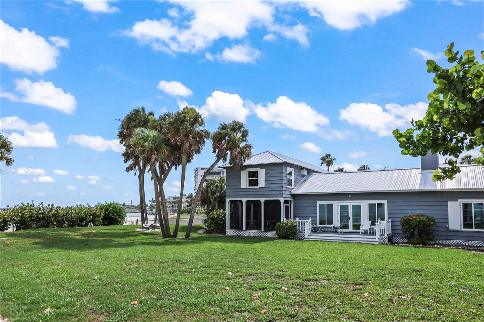 SANDY COVE III - Residential