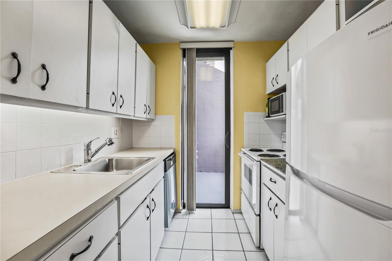 SANDY COVE III - Residential