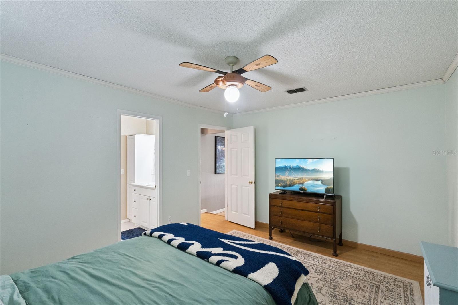 SHADOW BAY SPGS - Residential