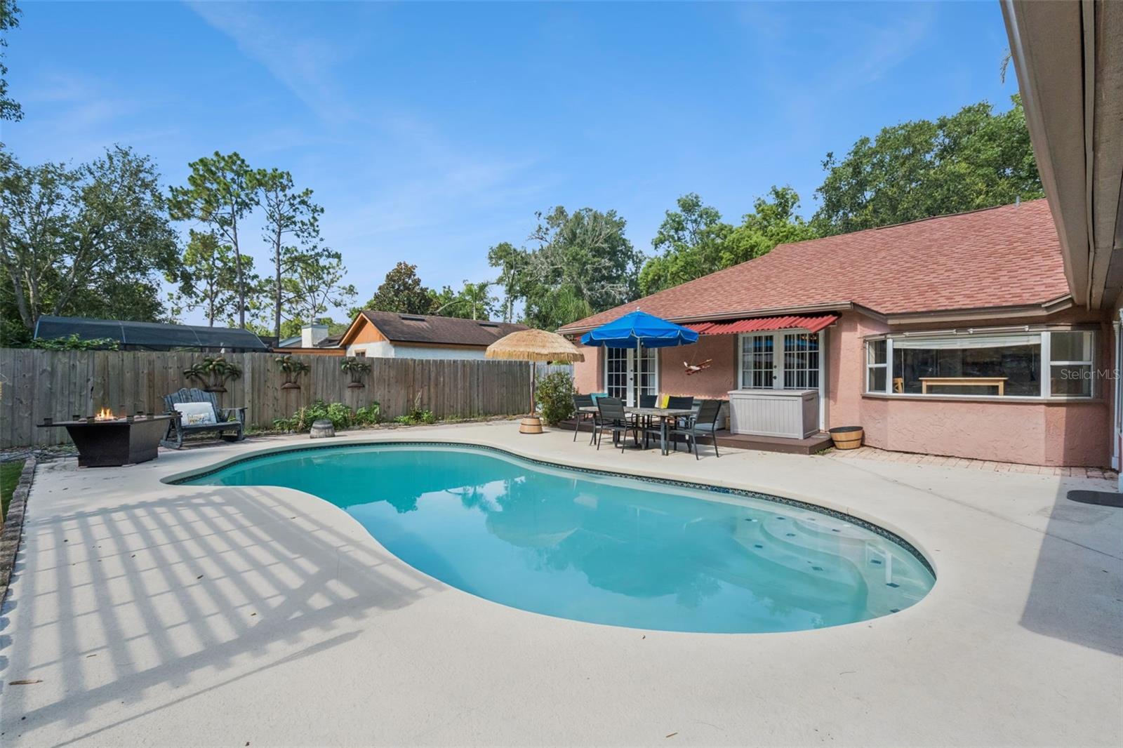 SHADOW BAY SPGS - Residential
