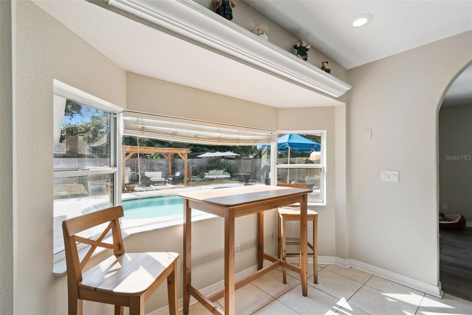 SHADOW BAY SPGS - Residential