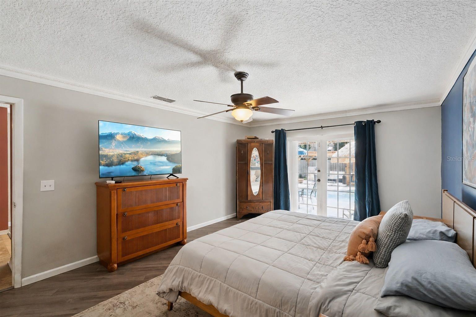 SHADOW BAY SPGS - Residential