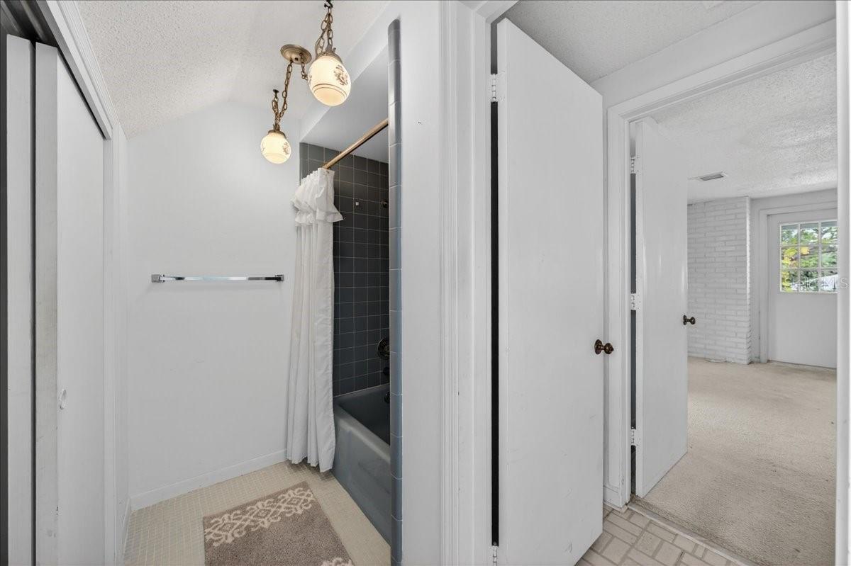 SHAWS POINT FIRST ADD - Residential