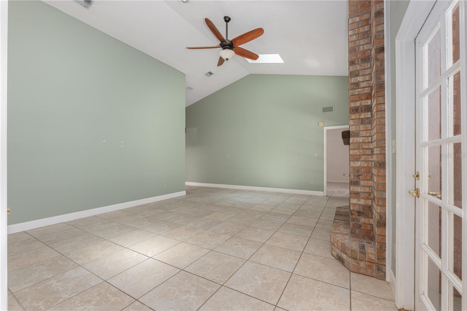 WILLOW RUN - Residential