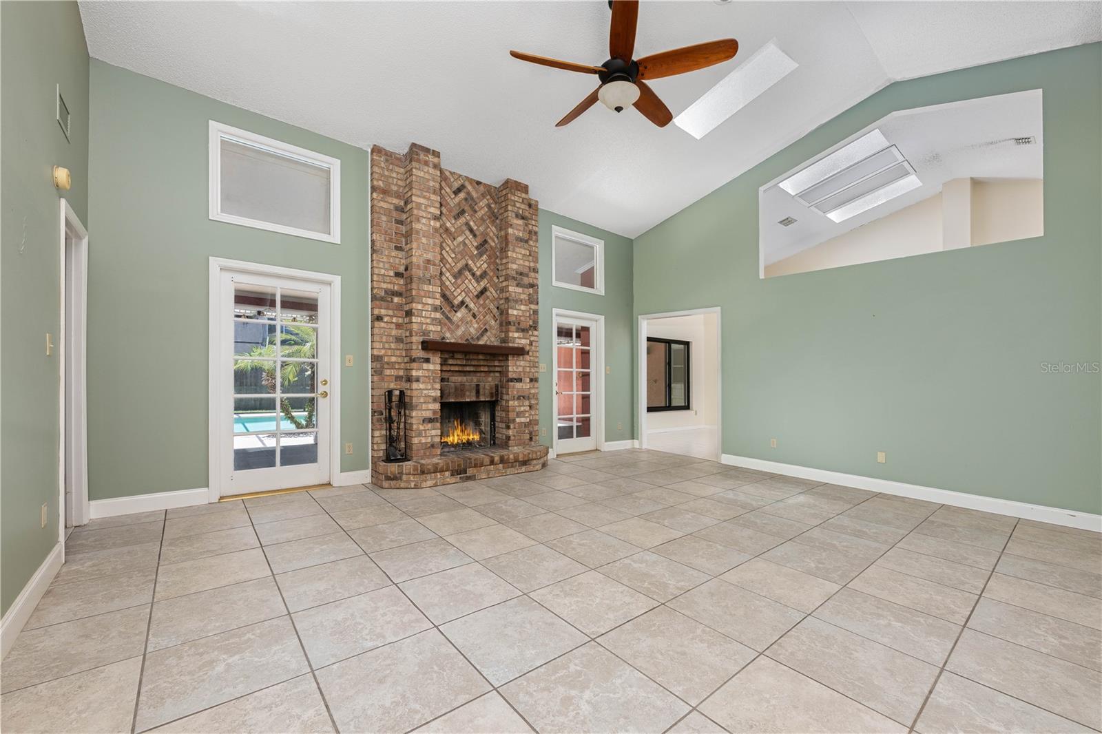 WILLOW RUN - Residential