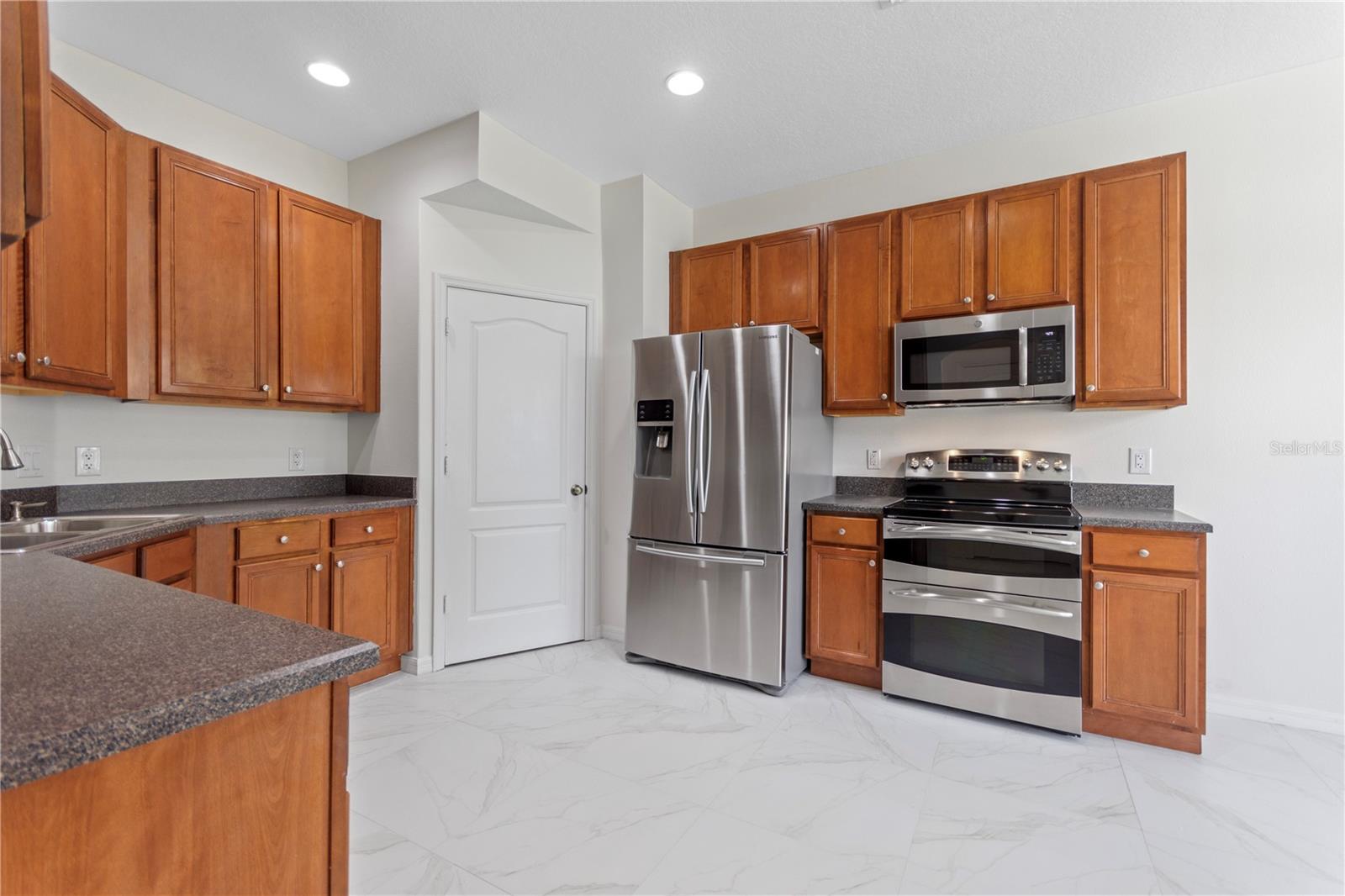 BILTMORE TOWNHOMES - Residential Lease