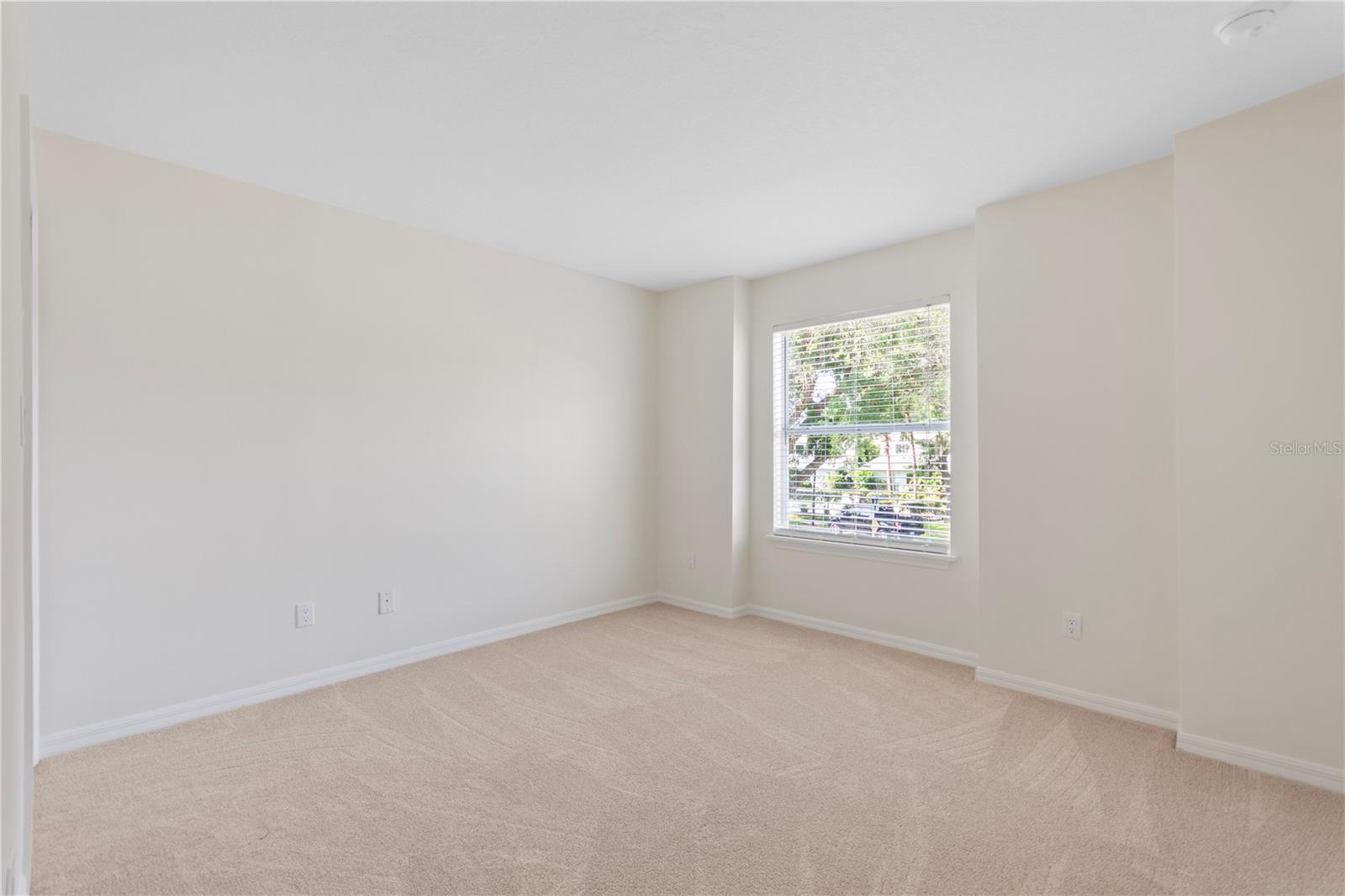 BILTMORE TOWNHOMES - Residential Lease