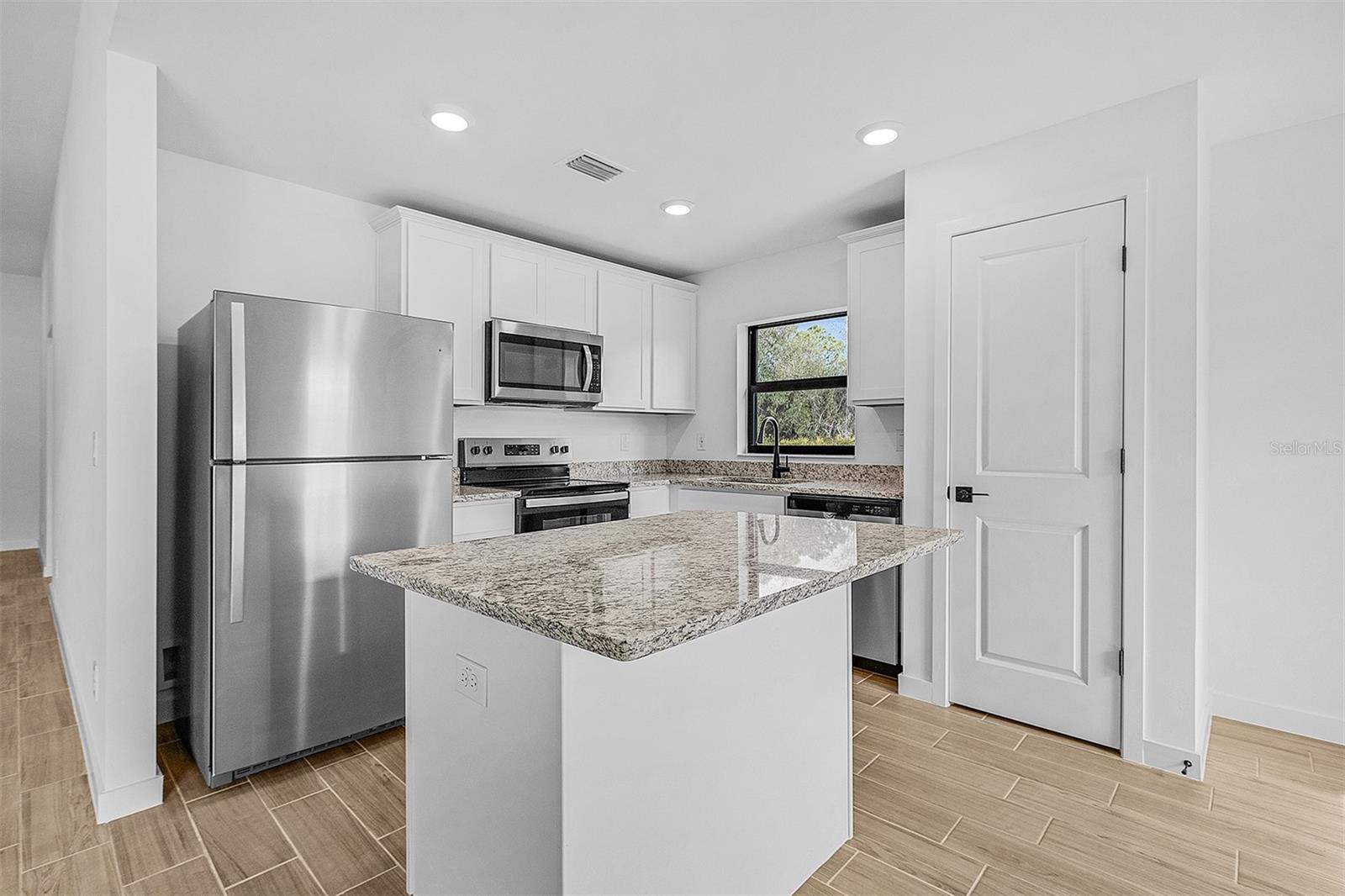 1548- PORT CHARLOTTE SUB 17 - Residential