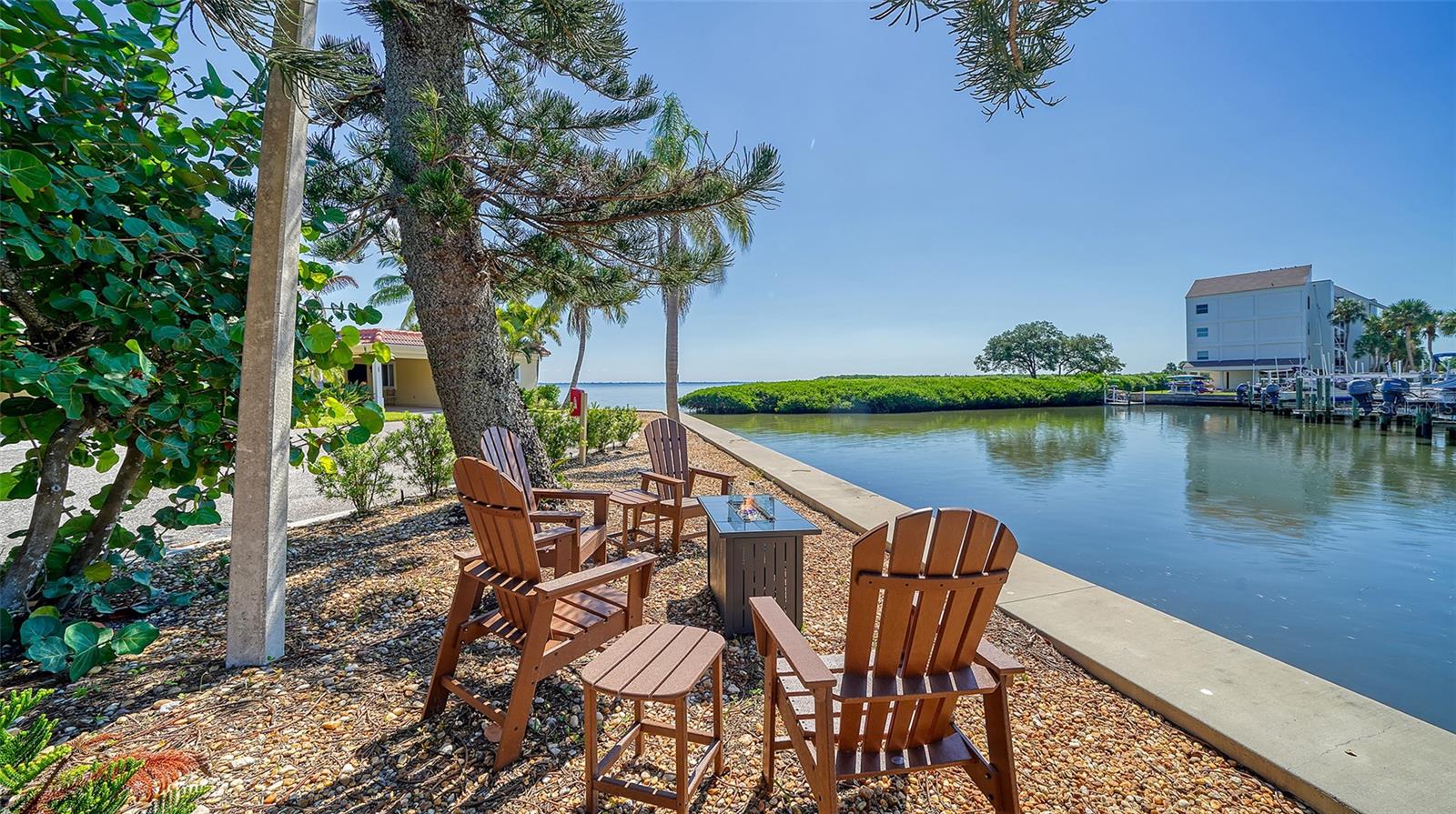 WINDWARD BAY AMD - Residential