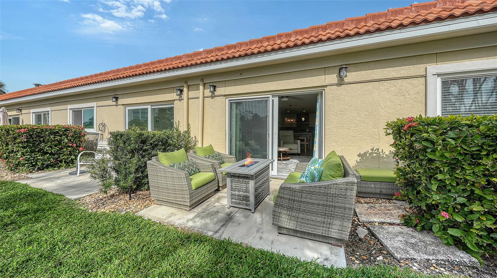 WINDWARD BAY AMD - Residential